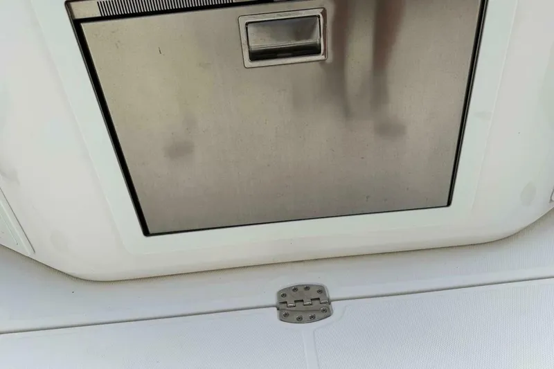 Slide: The Image of Boston Whaler 405 Conquest 2021 - 5801277