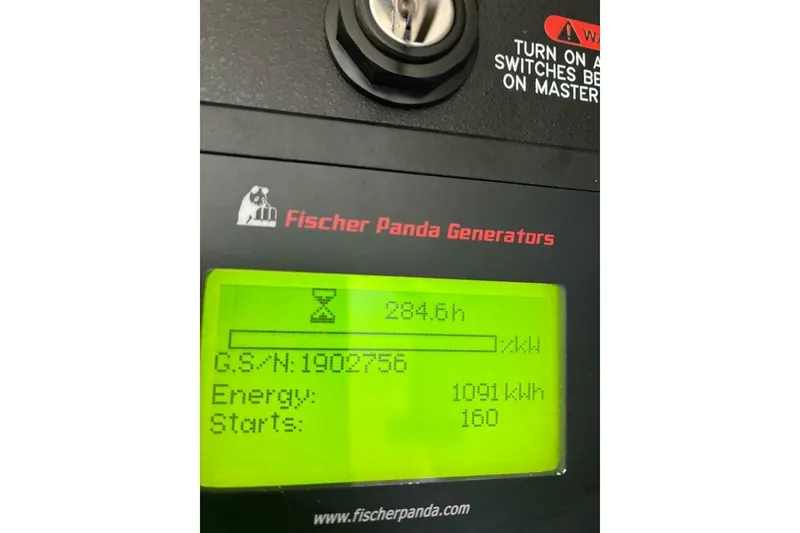 Slide: The Image of Boston Whaler 405 Conquest 2021 - 5801282