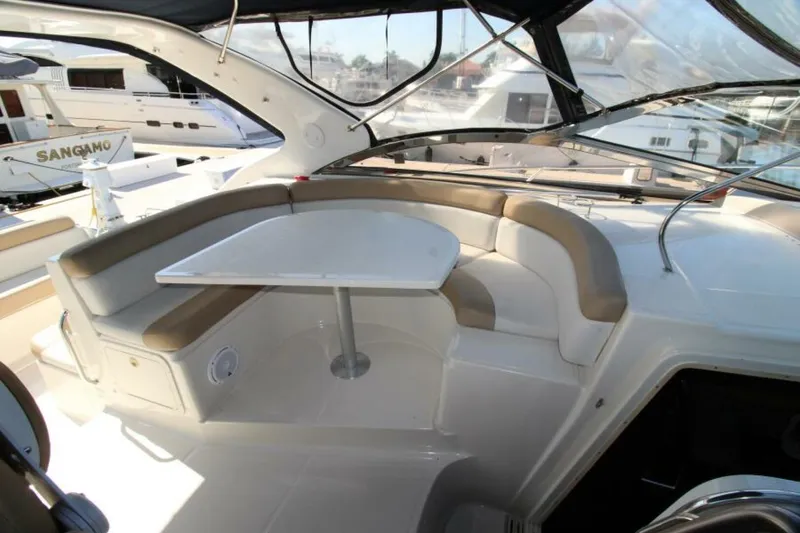 Slide: The Image of Regal 4260 Commodore 2002 - 5801361