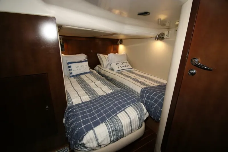 Slide: The Image of Regal 4260 Commodore 2002 - 5801378