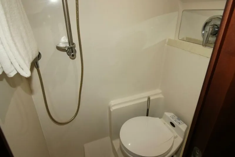 Slide: The Image of Regal 4260 Commodore 2002 - 5801380