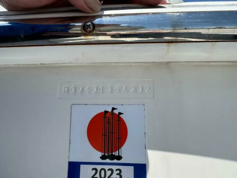 Slide: The Image of Regal 4260 Commodore 2002 - 5801394