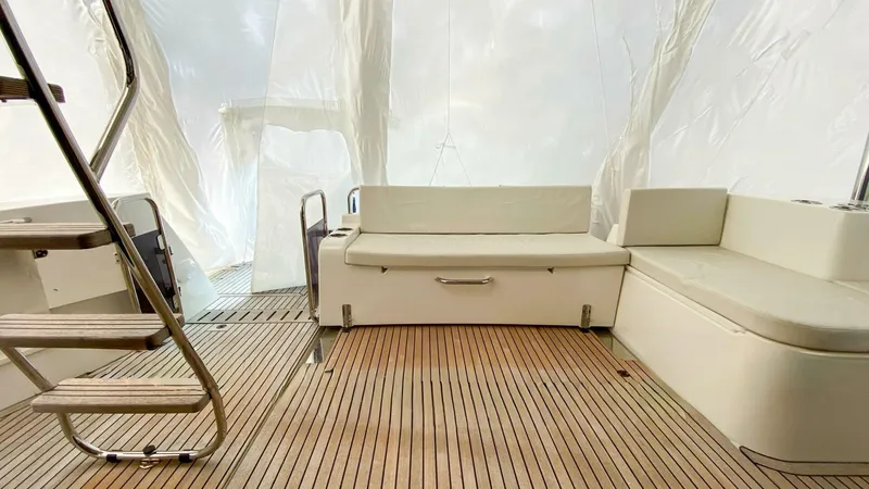 Slide: The Image of Aft Cockpit - 5811565