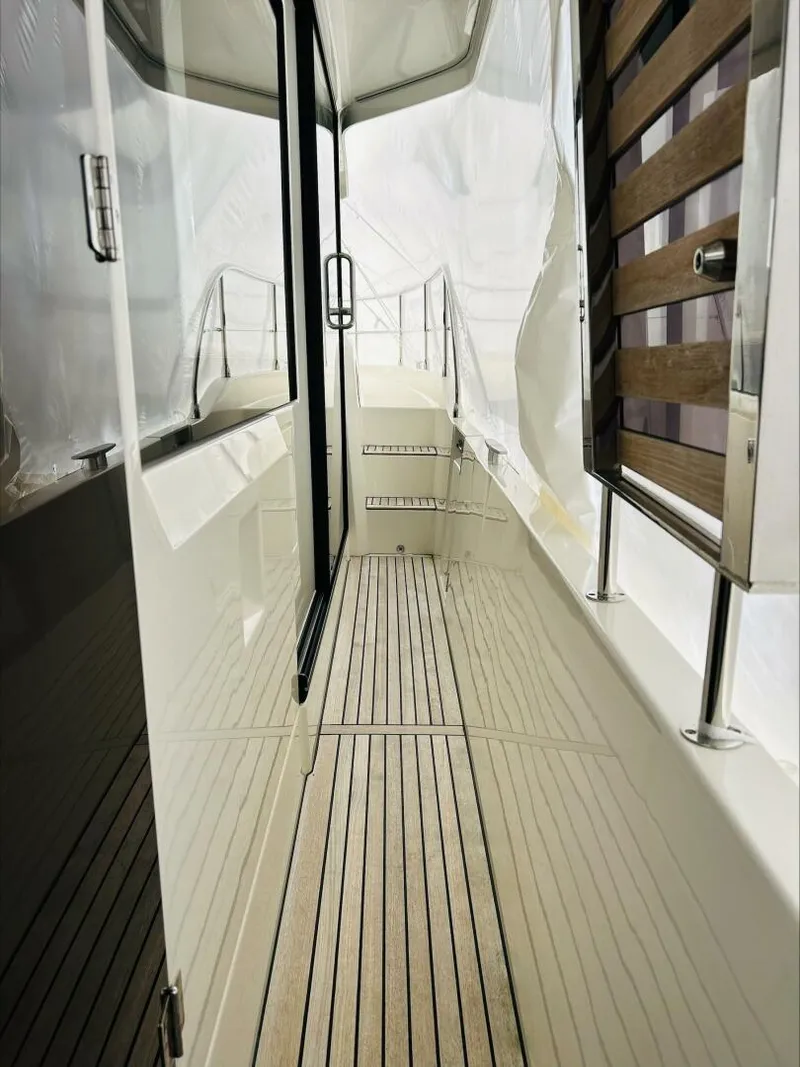 Slide: The Image of Starboard Catwalk - 5811671