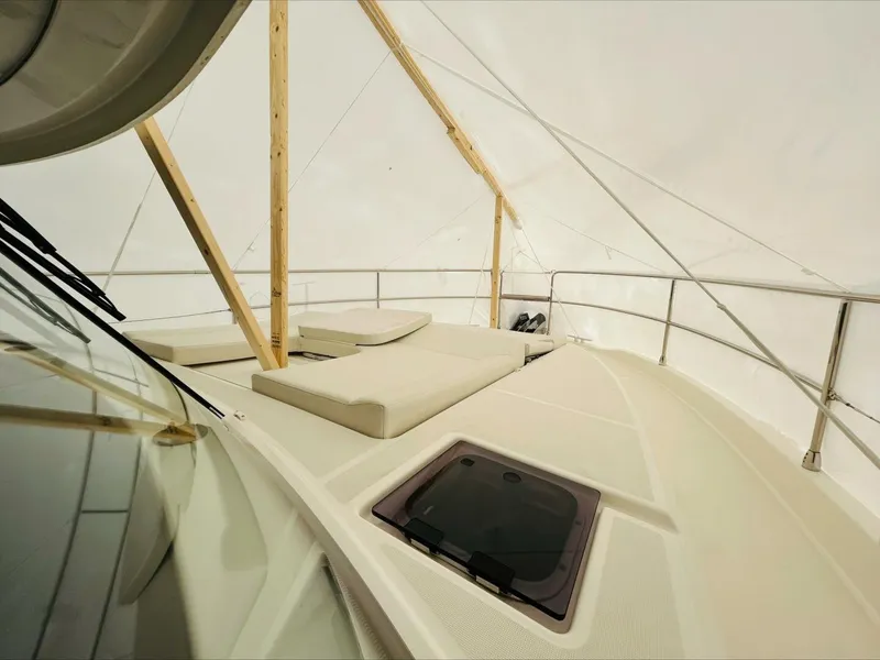 Slide: The Image of Bow with Sun Pad - 5811672