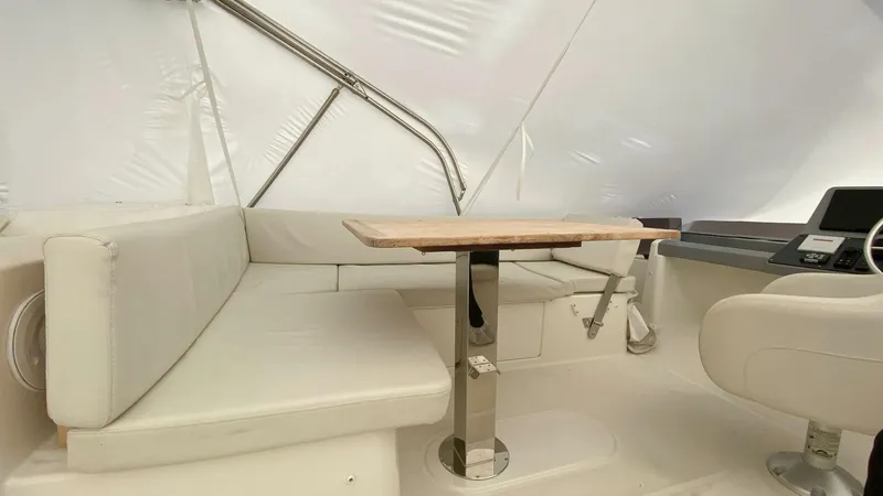 Slide: The Image of Flybridge Dinette - 5811627