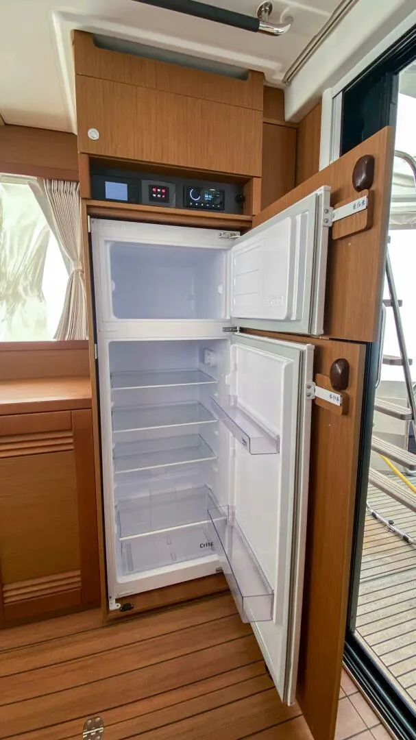 Slide: The Image of Refrigerator & Freezer - 5811473