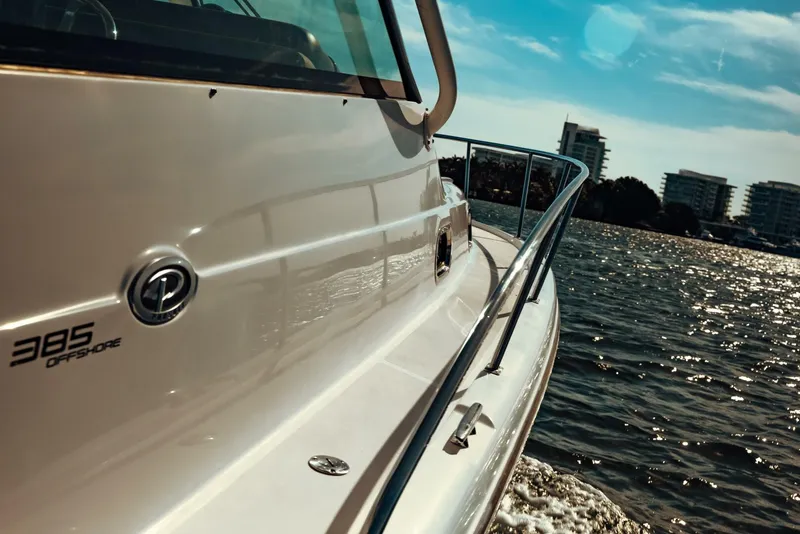 Slide: The Image of Pursuit OS 385 Offshore 2016 - 5802368