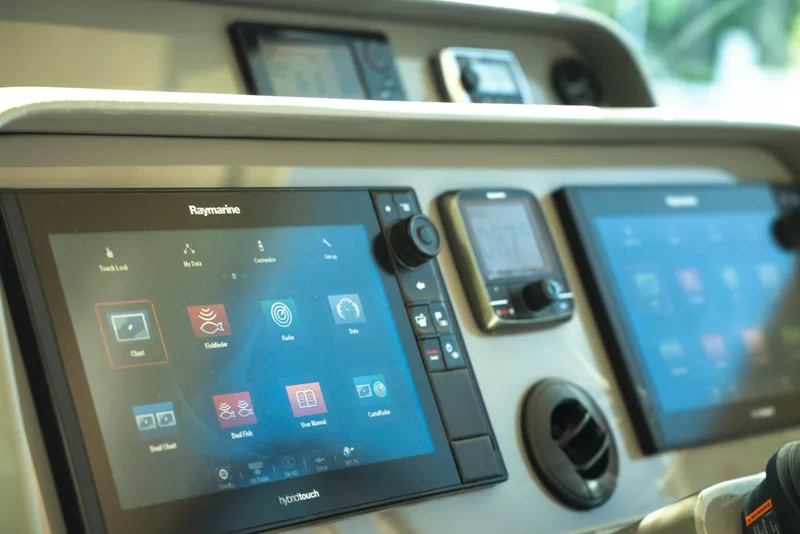 Slide: The Image of Pursuit OS 385 Offshore 2016 - 5802399