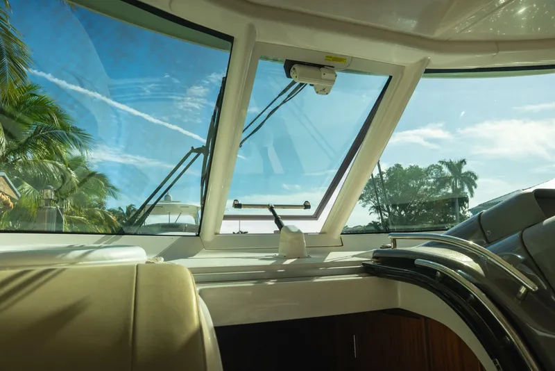 Slide: The Image of Pursuit OS 385 Offshore 2016 - 5802402