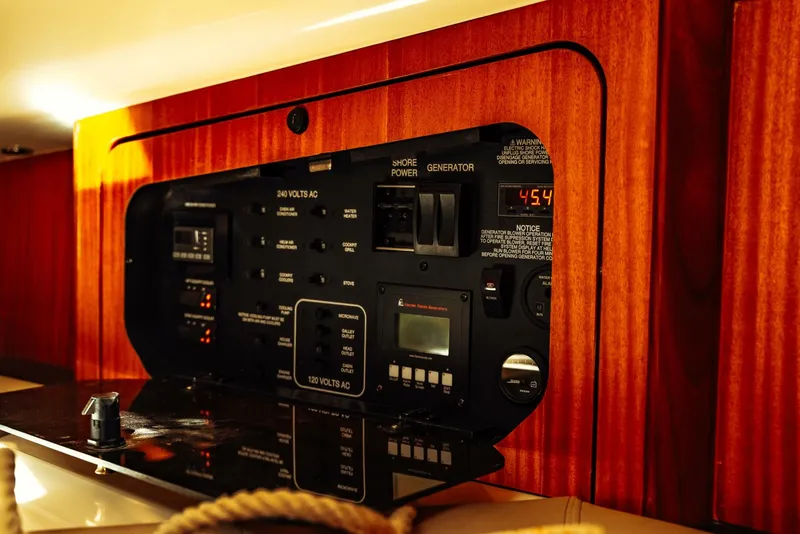 Slide: The Image of Pursuit OS 385 Offshore 2016 - 5802407