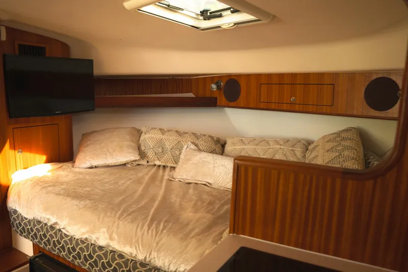 Slide: The Image of Pursuit OS 385 Offshore 2016 - 5802408