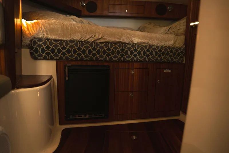 Slide: The Image of Pursuit OS 385 Offshore 2016 - 5802409