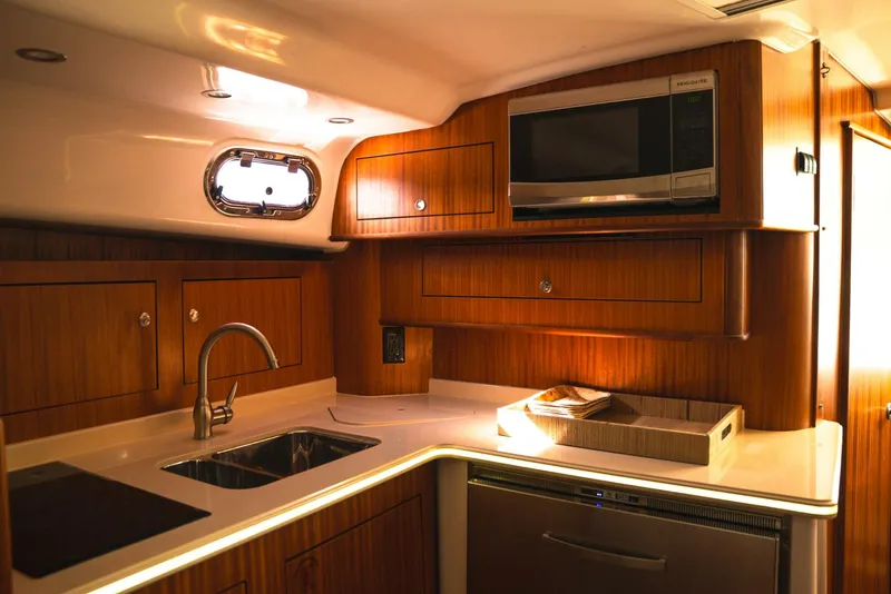 Slide: The Image of Pursuit OS 385 Offshore 2016 - 5802410