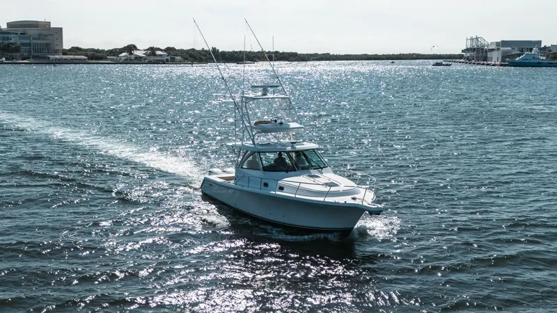 Slide: The Image of Pursuit OS 385 Offshore 2016 - 5802319