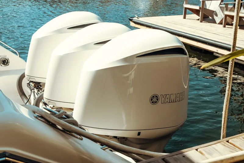 Slide: The Image of Pursuit OS 385 Offshore 2016 - 5802333