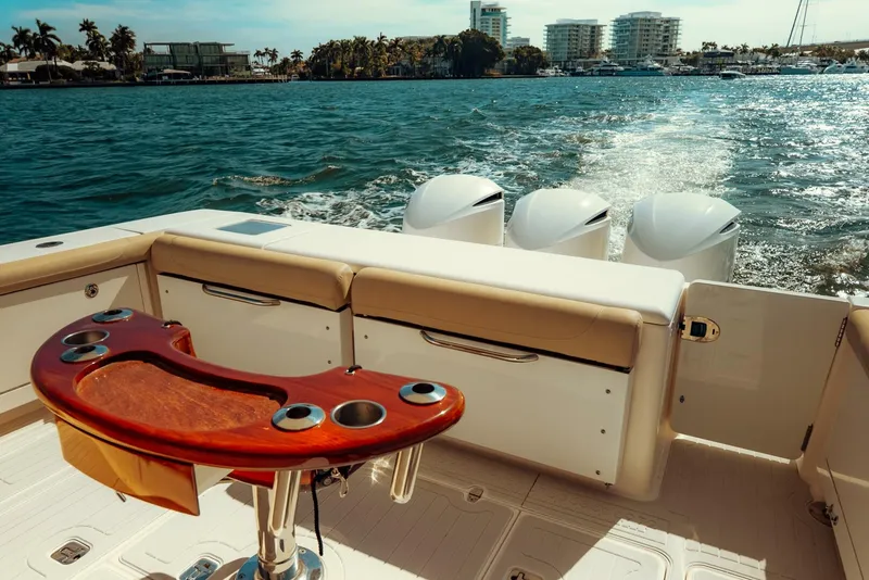 Slide: The Image of Pursuit OS 385 Offshore 2016 - 5802338