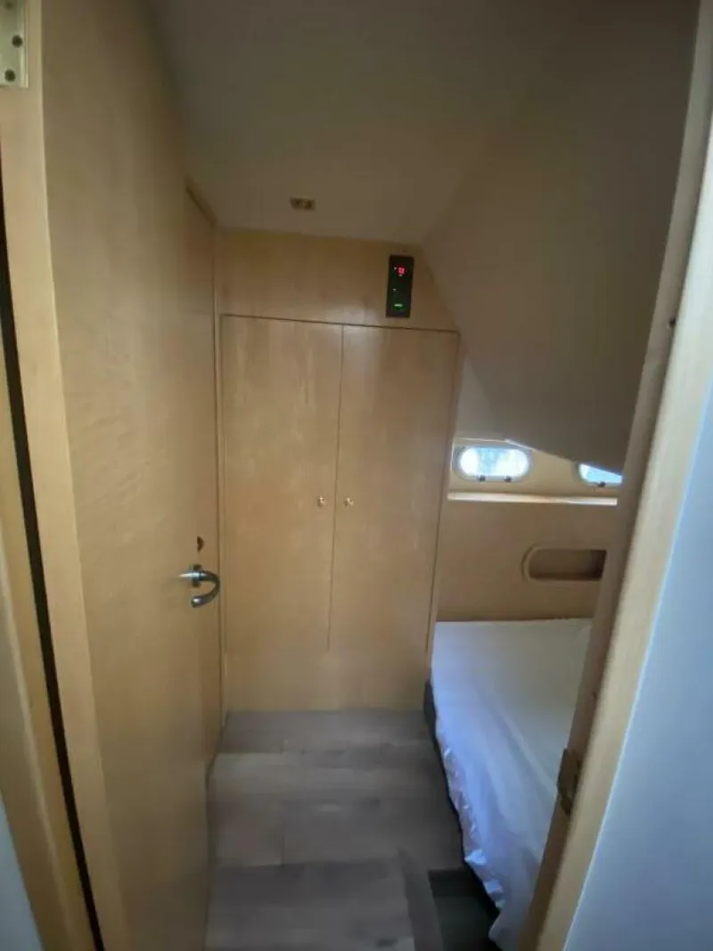 Slide: The Image of Neptunus Flybridge 1997 - 5802035