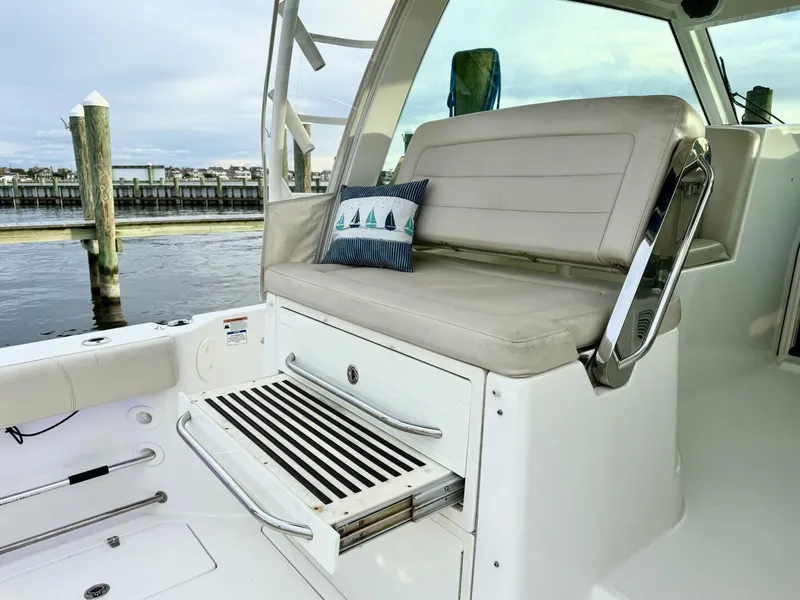 Slide: The Image of Boston Whaler 345 Conquest Pilothouse 2014 - 5818940