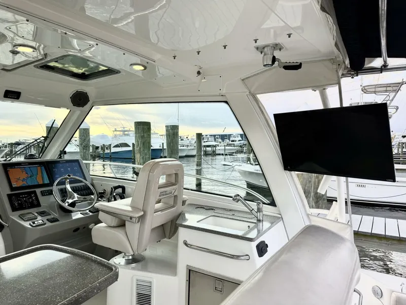 Slide: The Image of Boston Whaler 345 Conquest Pilothouse 2014 - 5818956