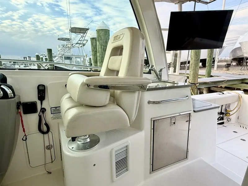 Slide: The Image of Boston Whaler 345 Conquest Pilothouse 2014 - 5818954