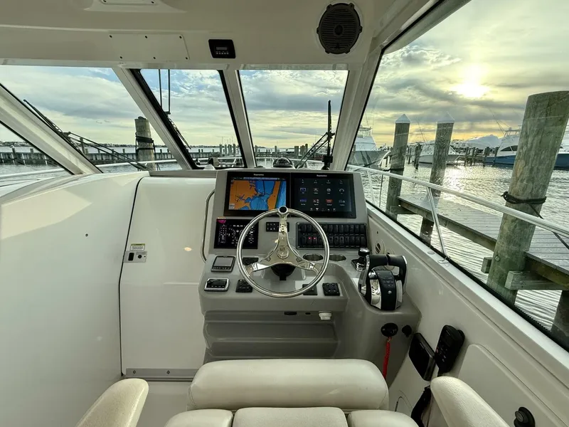Slide: The Image of Boston Whaler 345 Conquest Pilothouse 2014 - 5818944