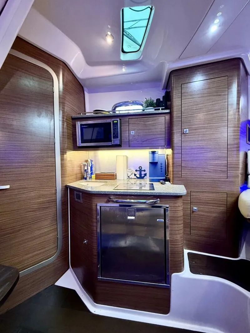 Slide: The Image of Boston Whaler 345 Conquest Pilothouse 2014 - 5818953