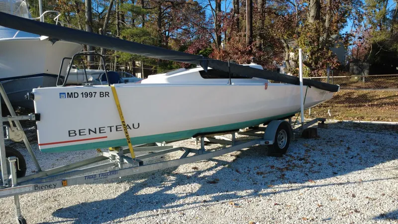 Slide: The Image of Beneteau F24 SE 2022 - 5802248