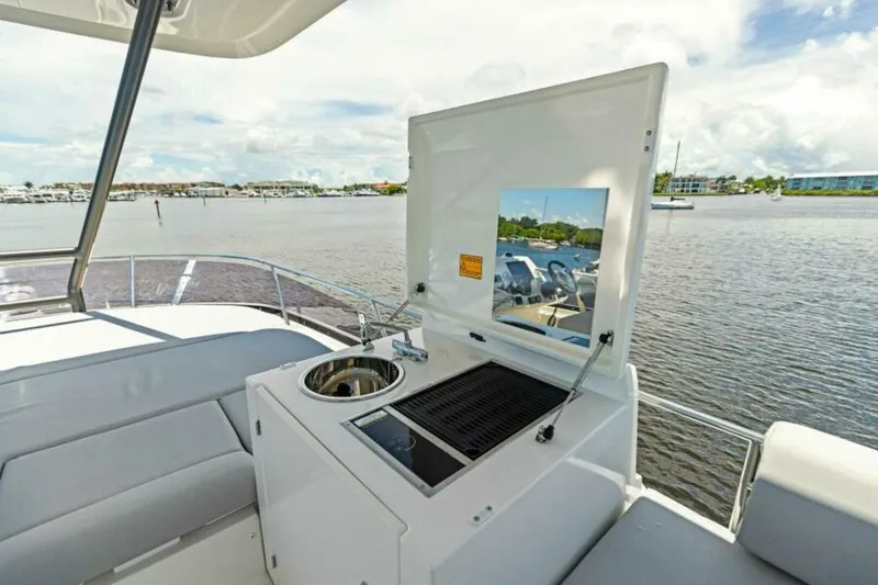 Slide: The Image of 2025 Prestige 460 Flybridge - Sistership - 5802317