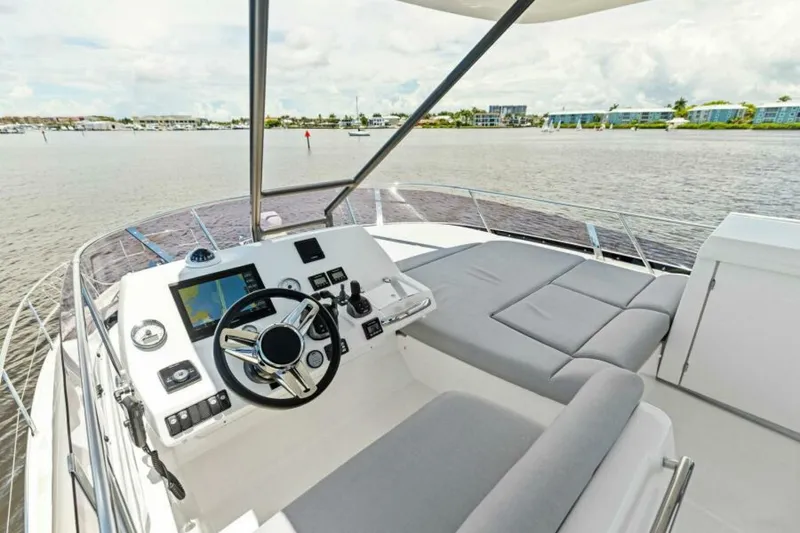 Slide: The Image of 2025 Prestige 460 Flybridge - Sistership - 5802323