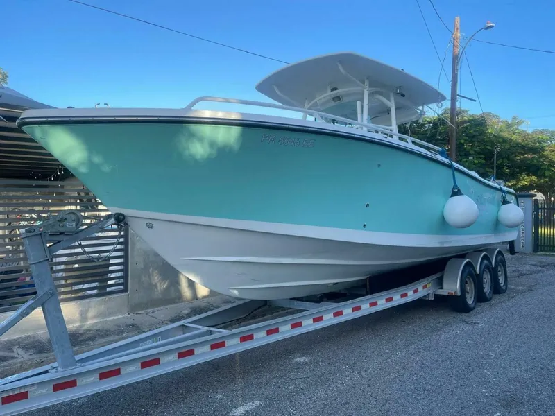 Slide: The Image of Mako 284 Center Console 2016 - 5803045