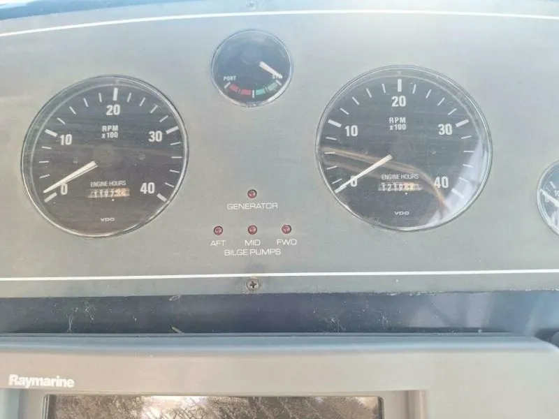 Slide: The Image of Tiara 3500 Open 2002 - 5803292