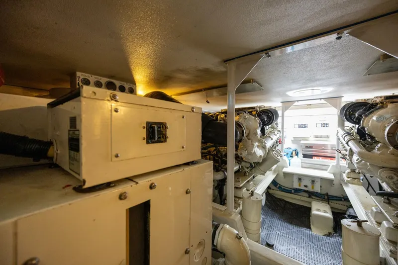 Slide: The Image of 1998 Viking 50 Convertible - 5803567