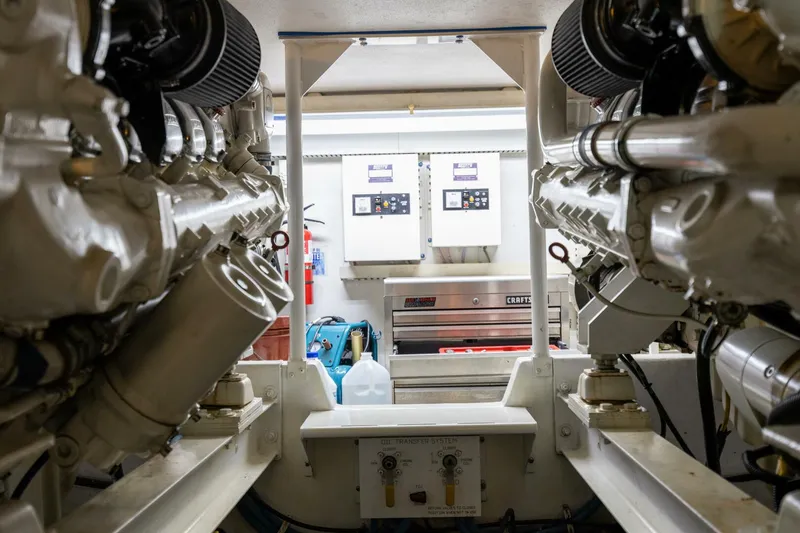 Slide: The Image of 1998 Viking 50 Convertible - 5803572