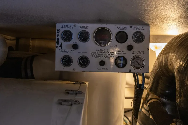 Slide: The Image of 1998 Viking 50 Convertible - 5803574