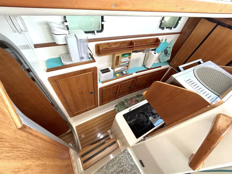 Slide: The Image of PDQ 34 Power Catamaran 2004 - 5803493