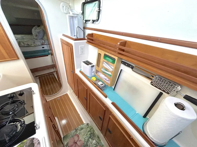 Slide: The Image of PDQ 34 Power Catamaran 2004 - 5803499