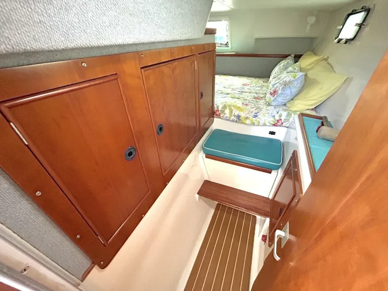 Slide: The Image of PDQ 34 Power Catamaran 2004 - 5803502