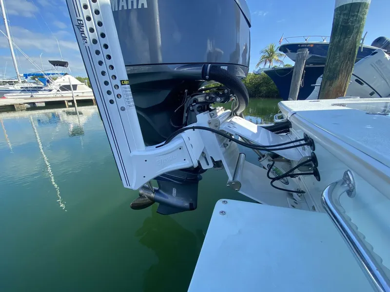 Slide: The Image of 2023 Dorado 25 SE - Power Poles - 5835757