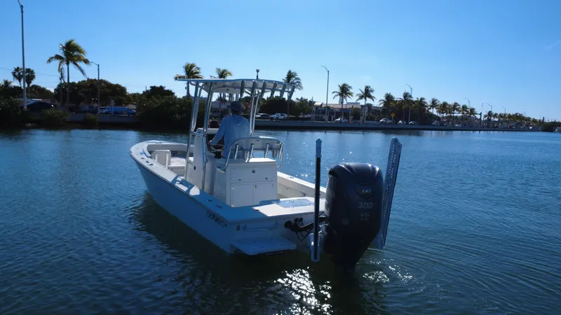 Slide: The Image of 2023 Dorado 25 SE - Profile Stern 3/4 Port - 5835701