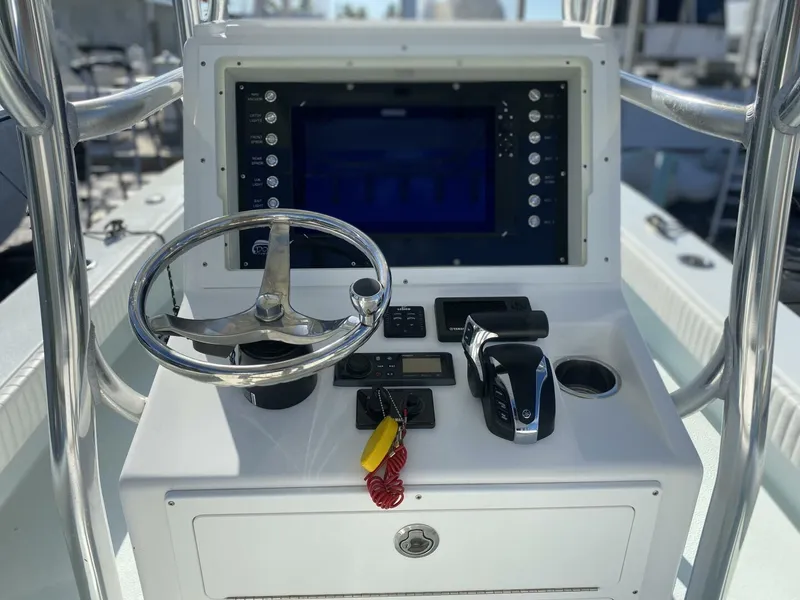 Slide: The Image of 2023 Dorado 25 SE - Helm - 5835741