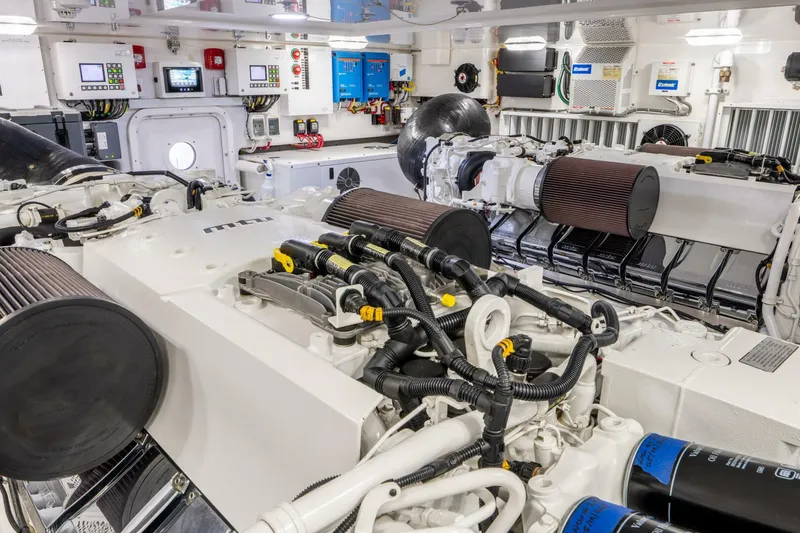 Slide: The Image of 2018 Viking 80 Enclosed Bridge - SILVERTIME - 5808758