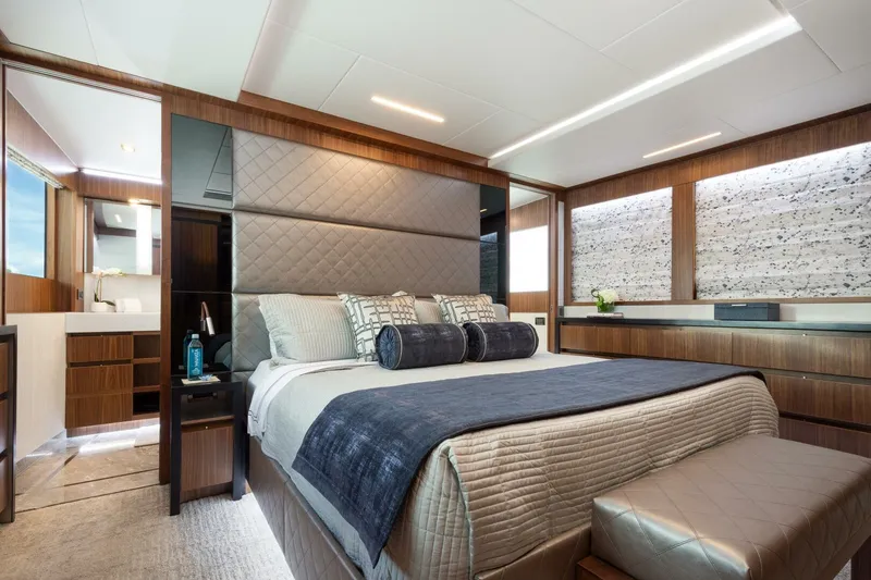 Slide: The Image of On Deck Master - 5806865