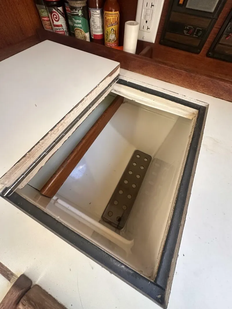 Slide: The Image of Sabre 34 1984 - 5960515