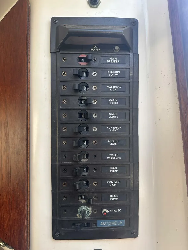 Slide: The Image of Sabre 34 1984 - 5960516