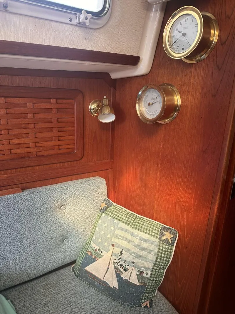 Slide: The Image of Sabre 34 1984 - 5960524