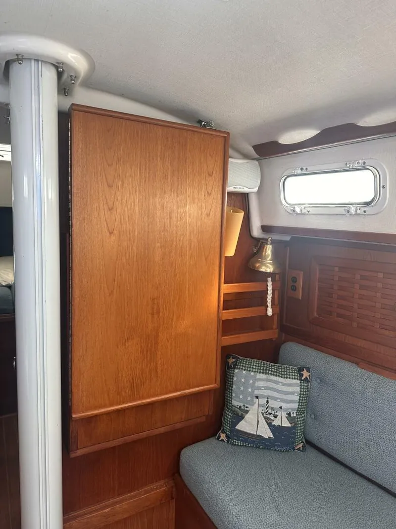 Slide: The Image of Sabre 34 1984 - 5960525