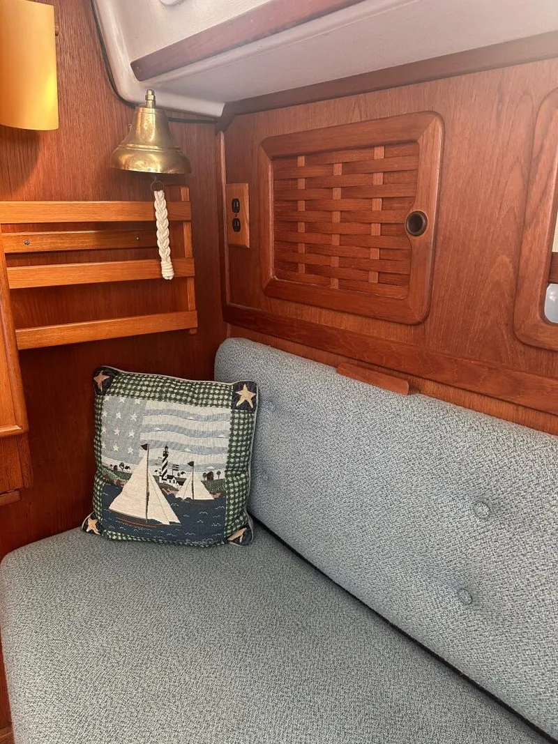 Slide: The Image of Sabre 34 1984 - 5960526