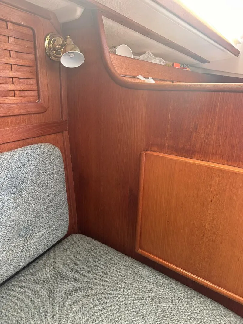 Slide: The Image of Sabre 34 1984 - 5960527