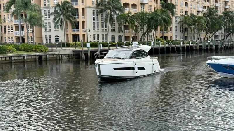 The Image of Carver Yachts C34 2019 - undefined